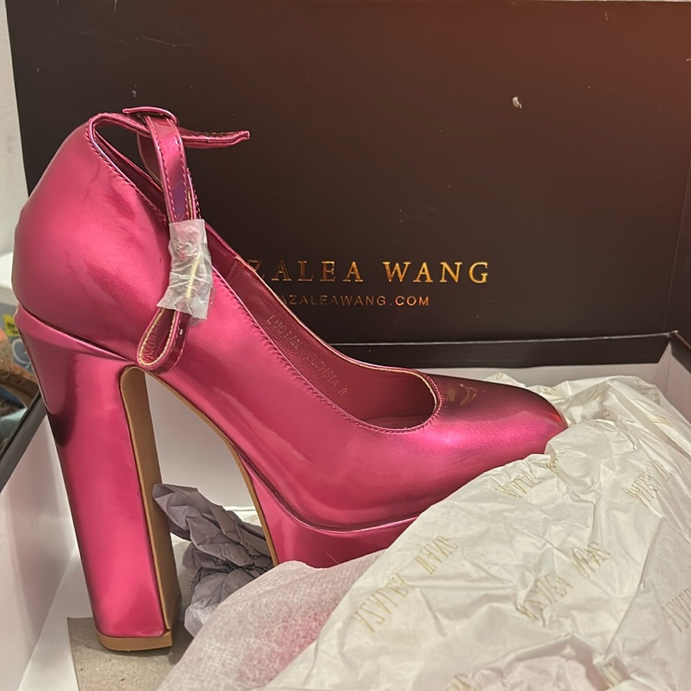 Azalea Wang. Fuchsia Pump Heels size 8